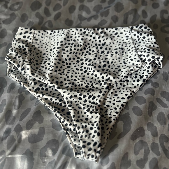 Cute bathing suit bottoms - Picture 1 of 2